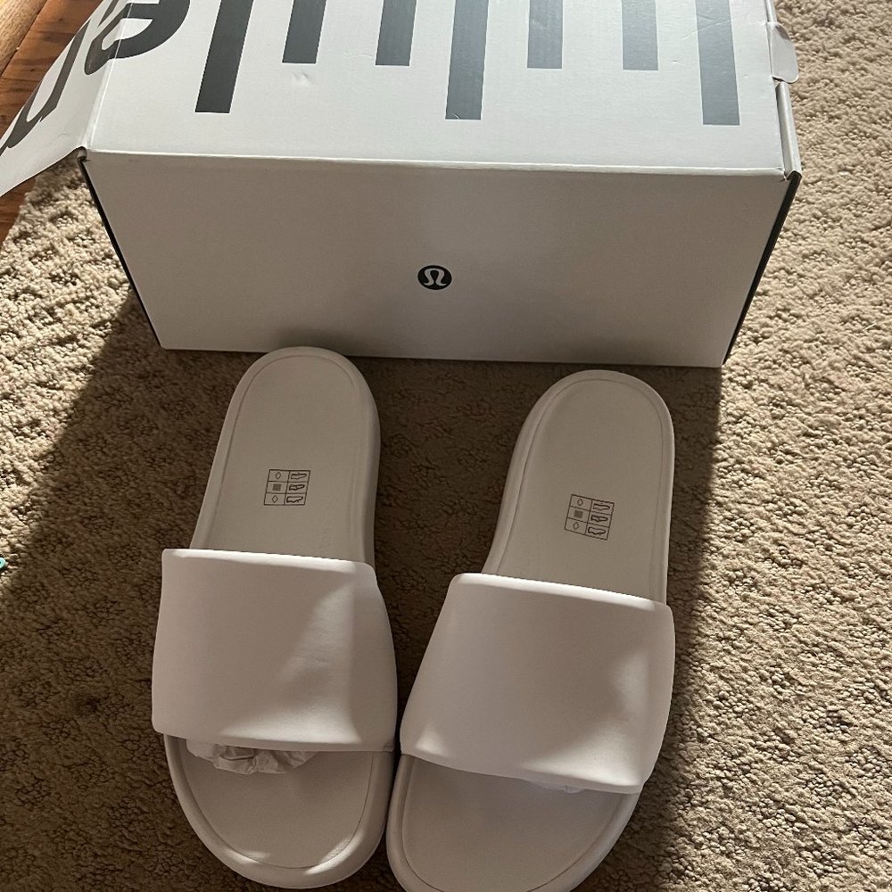 NEW White Lululemon Restfeel Women's Slides Size 8